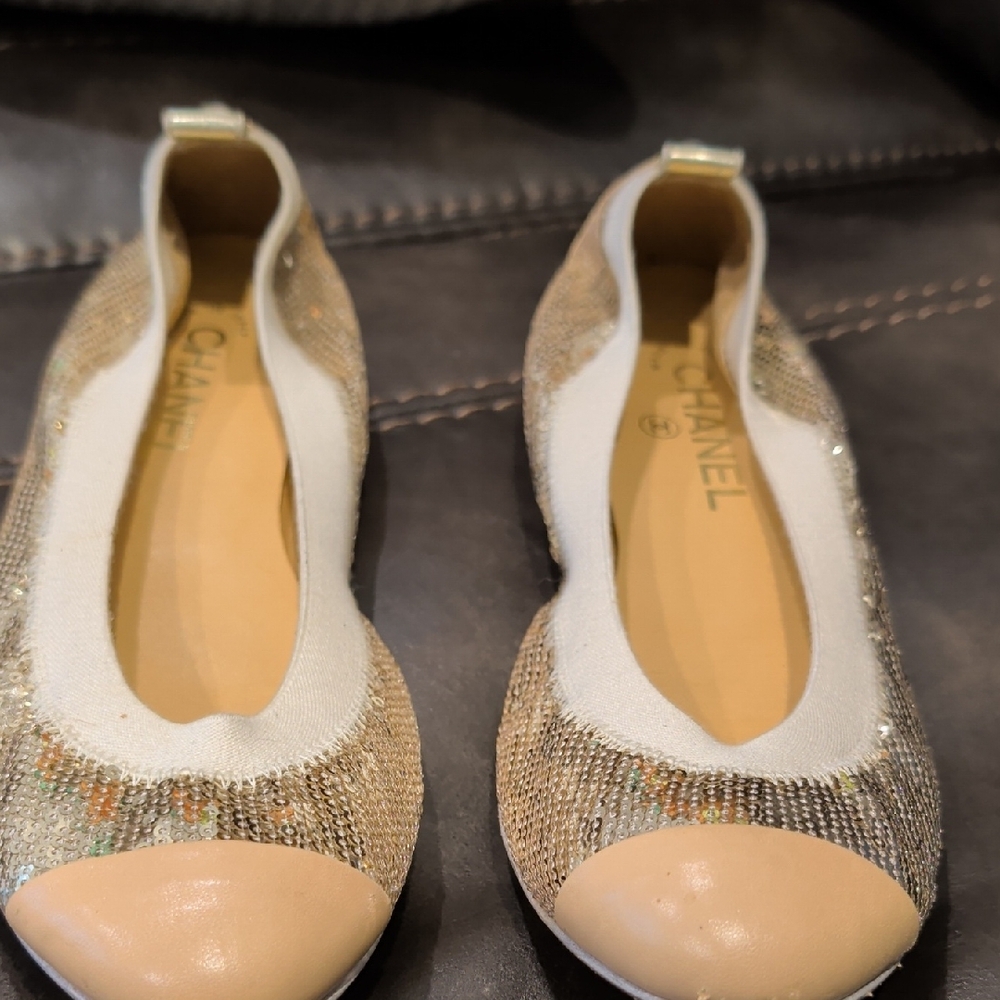 CHANEL Women's Sequin Flats - Silver and Beige - Picture 5 of 6
